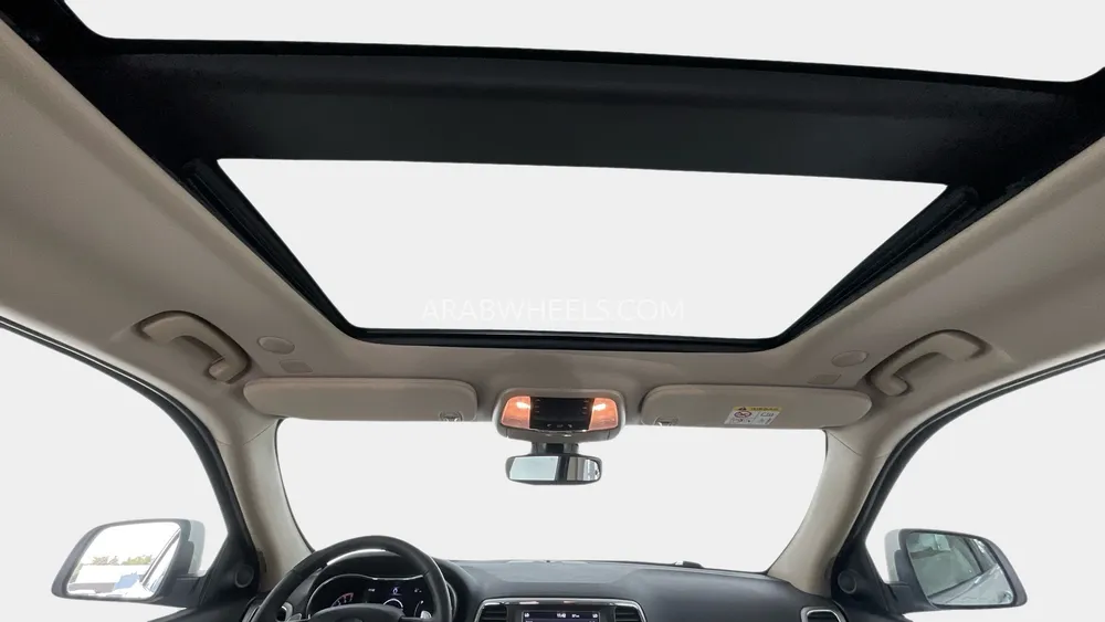 Jeep Grand Cherokee 2018 for Sale in Sharjah Image-19