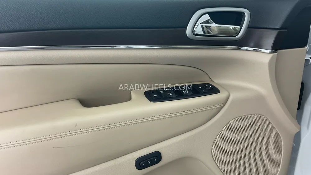 Jeep Grand Cherokee 2018 for Sale in Sharjah Image-30