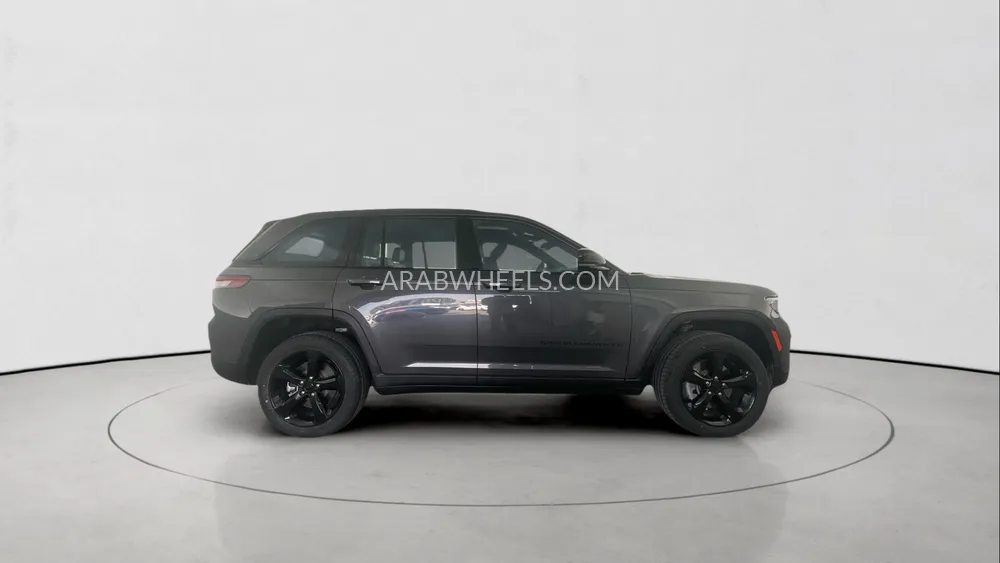 Jeep Grand Cherokee 2022 for Sale in Dubai Image-8