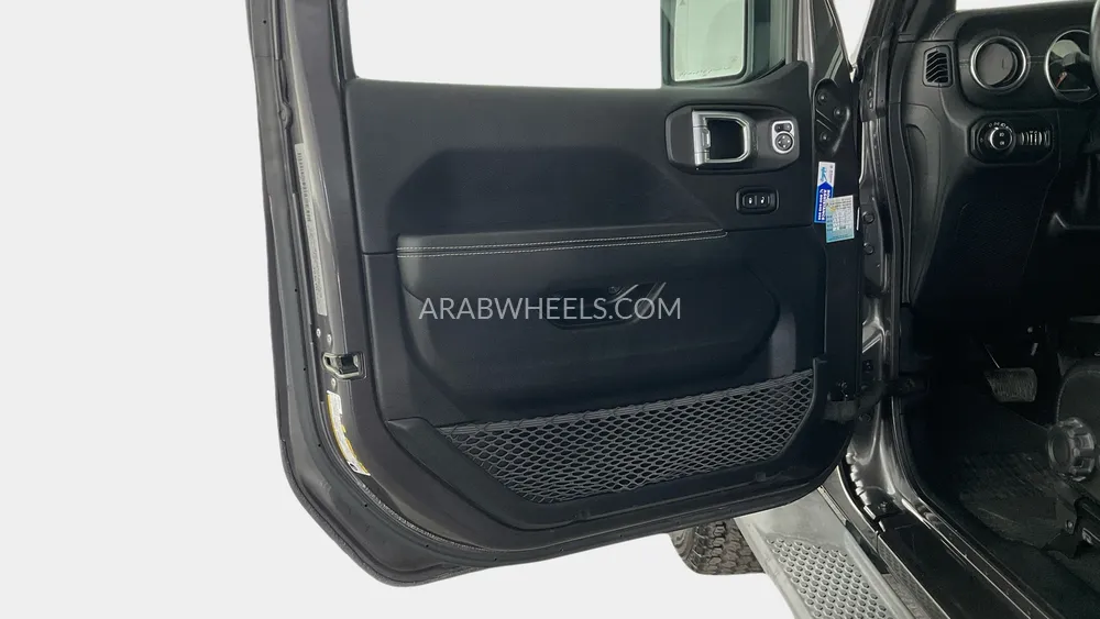 جيب رانجلر 2021 for Sale in الشارقة Image-18