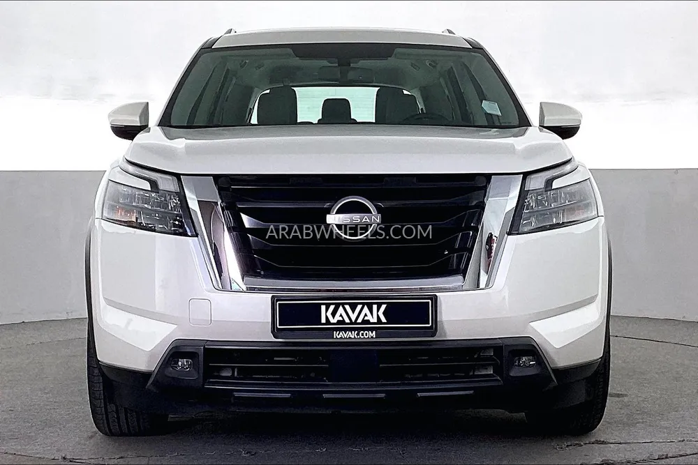 Nissan Pathfinder 2023 for Sale in Dubai Image-2