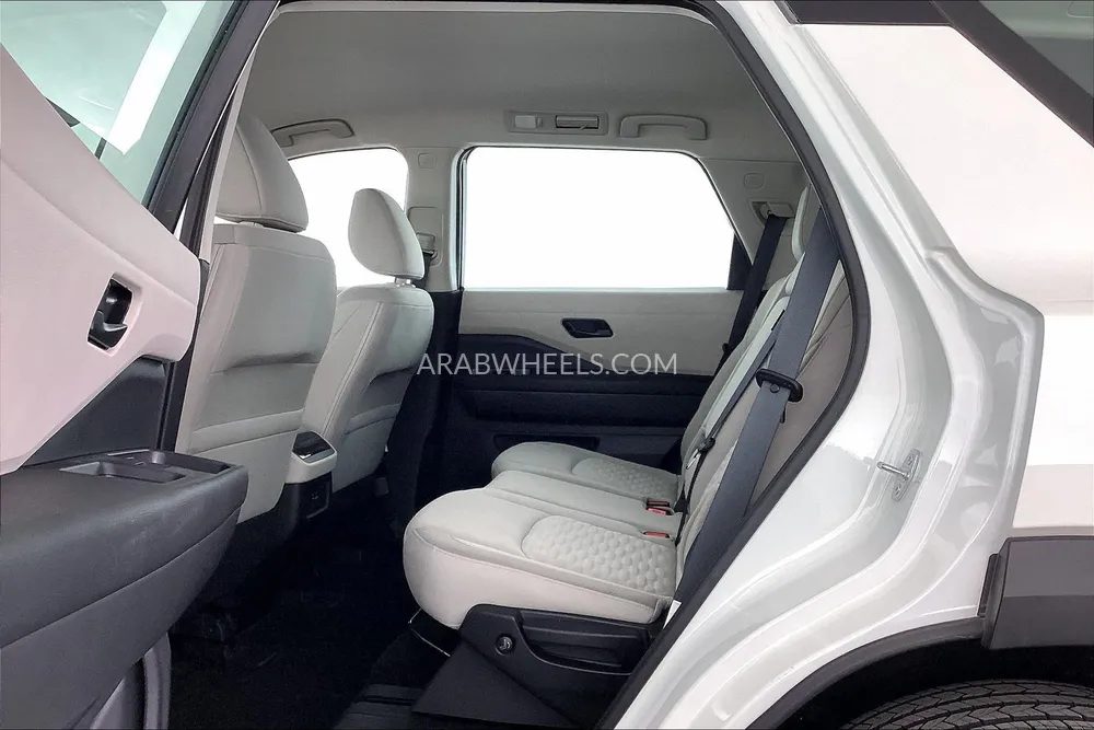 Nissan Pathfinder 2023 for Sale in Dubai Image-23