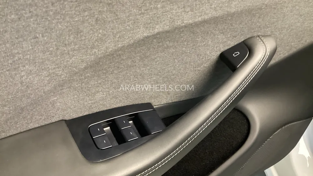 Tesla Model 3 2024 for Sale in Dubai Image-31