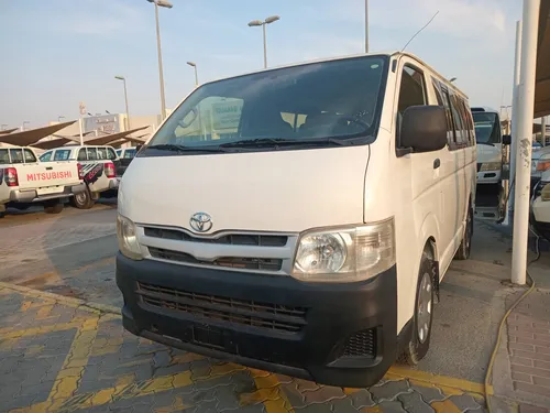 Toyota Hiace 2013