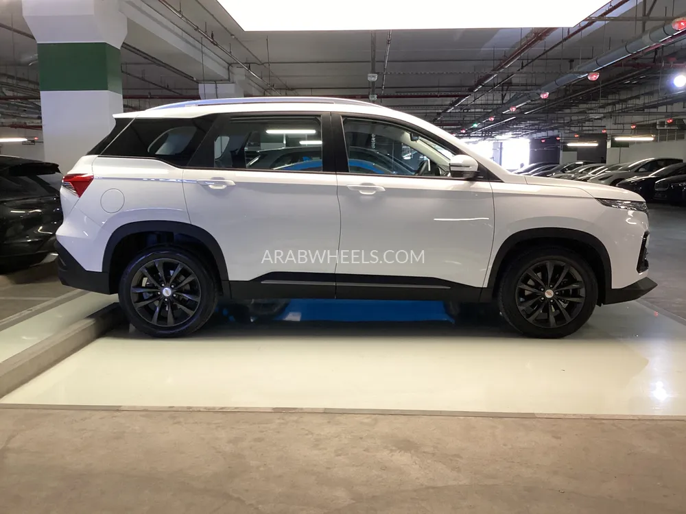 Chevrolet Captiva 2024 for Sale in Sharjah Image-8