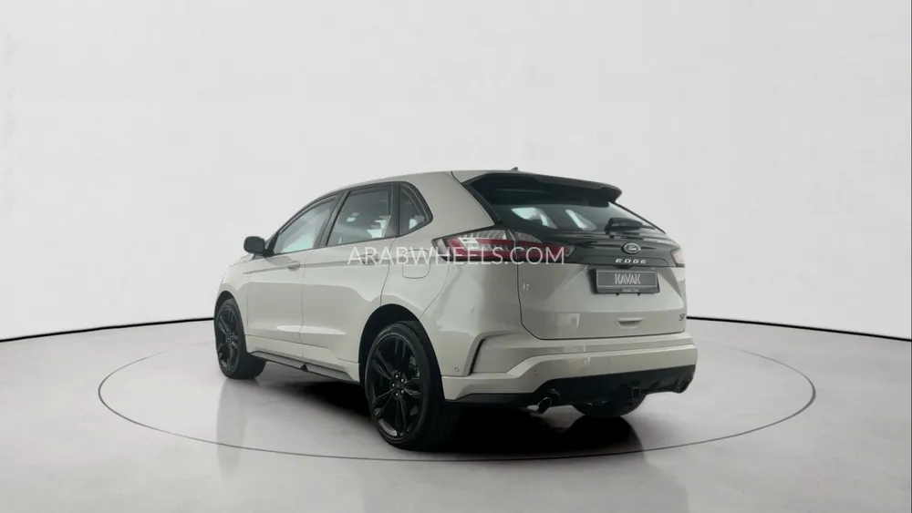 Ford Edge 2023 for Sale in Sharjah Image-4
