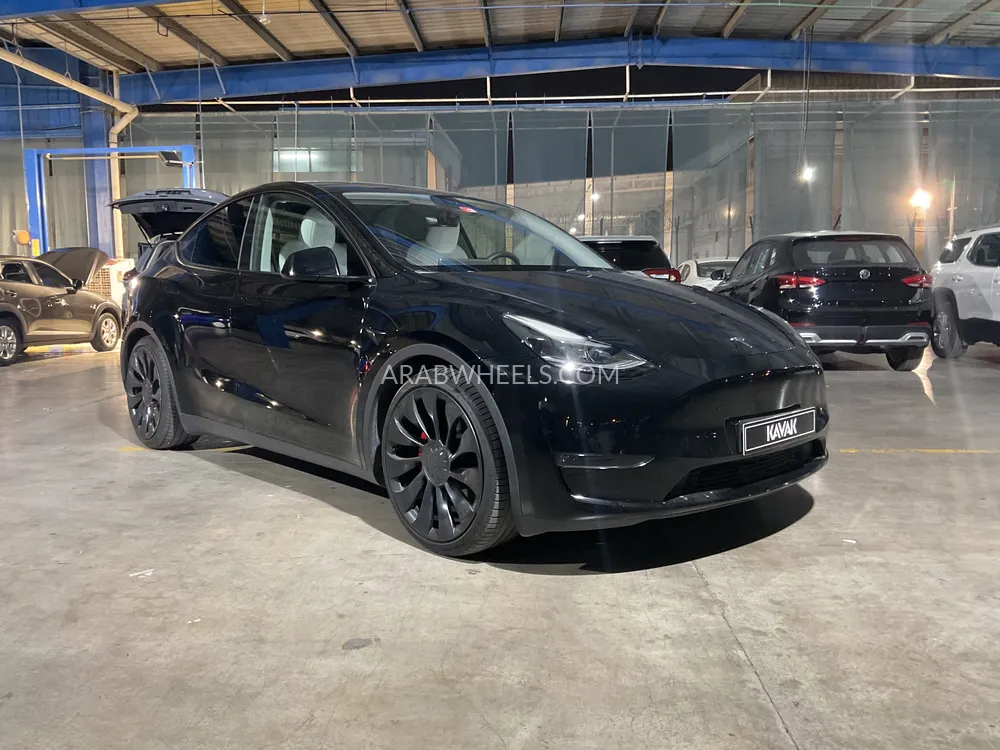 Tesla Model Y 2023 for Sale in Sharjah Image-3