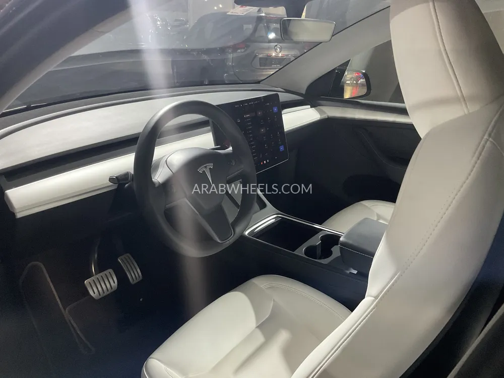 Tesla Model Y 2023 for Sale in Sharjah Image-7