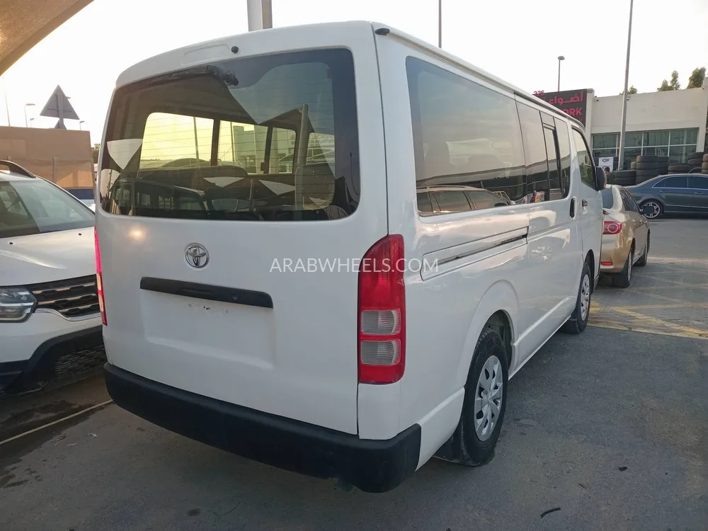 Toyota Hiace 2013 for Sale in Sharjah Image-6