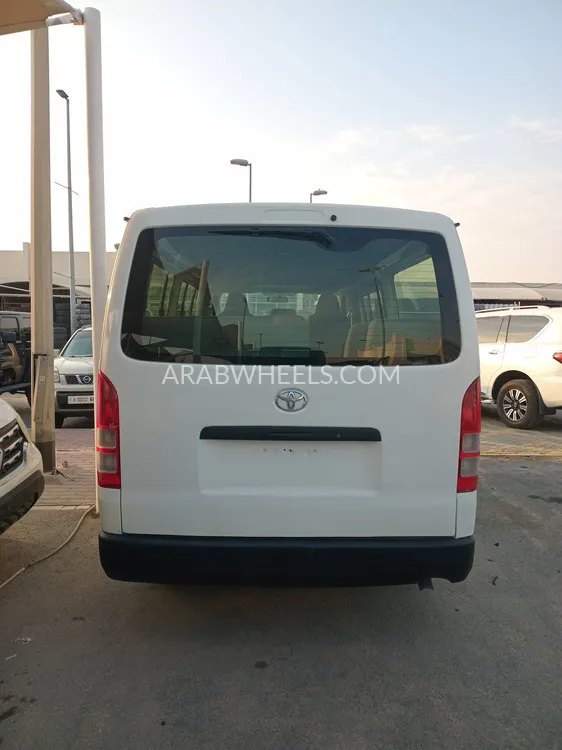 Toyota Hiace 2013 for Sale in Sharjah Image-5