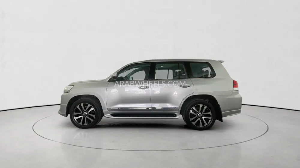 Toyota Land Cruiser 2019 for Sale in Sharjah Image-7