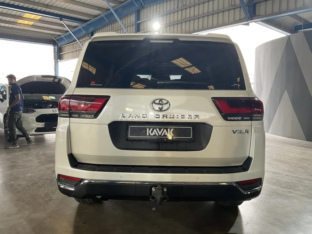 Toyota Land Cruiser 2023 for Sale in Sharjah Image-5