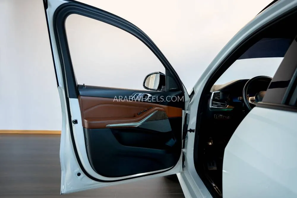 BMW X5 2019 for Sale in Dubai Image-6