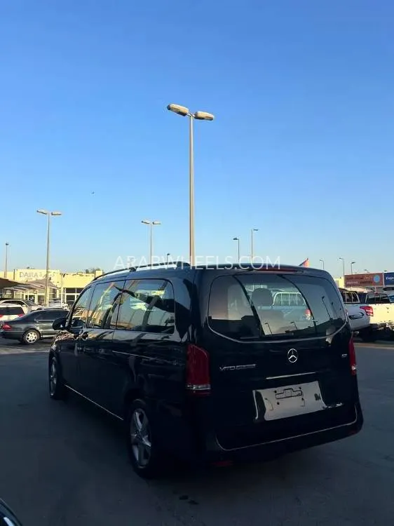 Mercedes Benz Vito 2019 for Sale in Sharjah Image-4