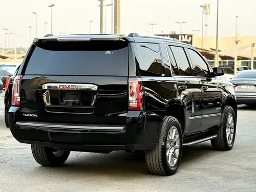 GMC Yukon Denali 2017