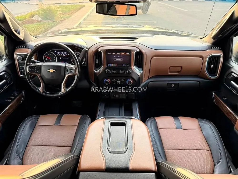 Chevrolet Silverado 2020 for Sale in Dubai Image-3