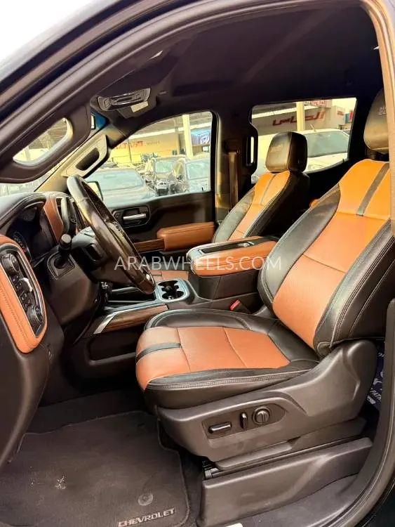 Chevrolet Silverado 2020 for Sale in Dubai Image-6