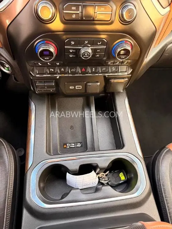 Chevrolet Silverado 2020 for Sale in Dubai Image-8