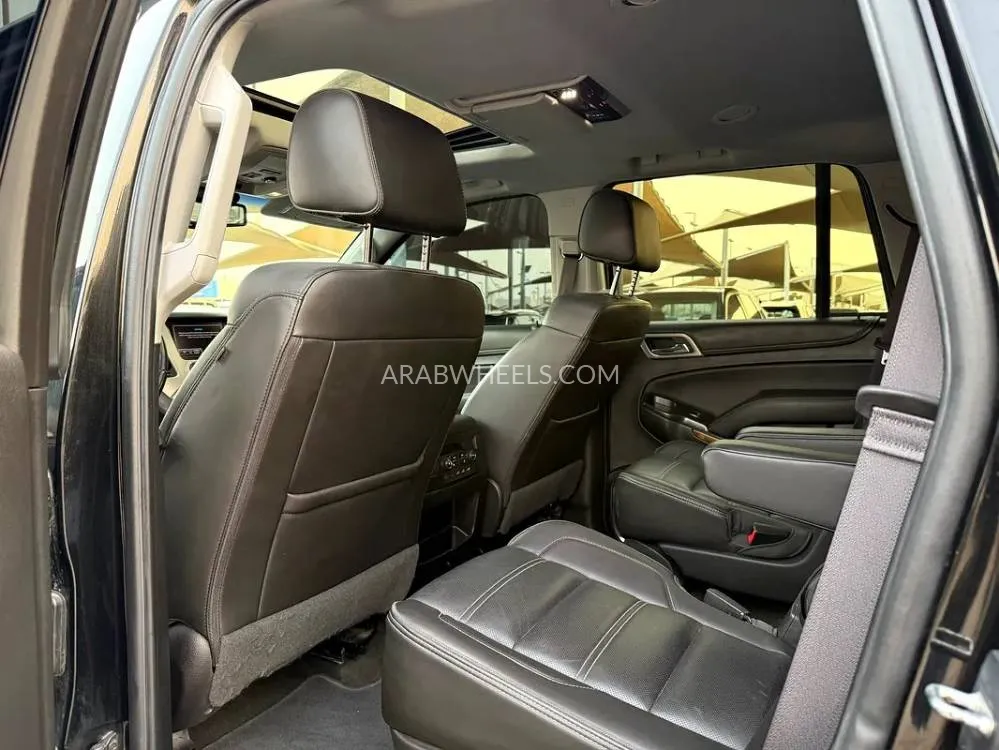 GMC Yukon 2017 for Sale in Sharjah Image-4