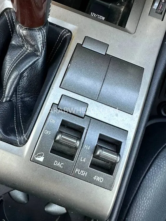 Lexus GX 2018 for Sale in Dubai Image-7