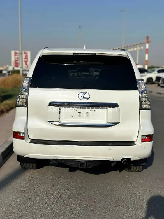 Lexus GX 2018 for Sale in Dubai Image-10