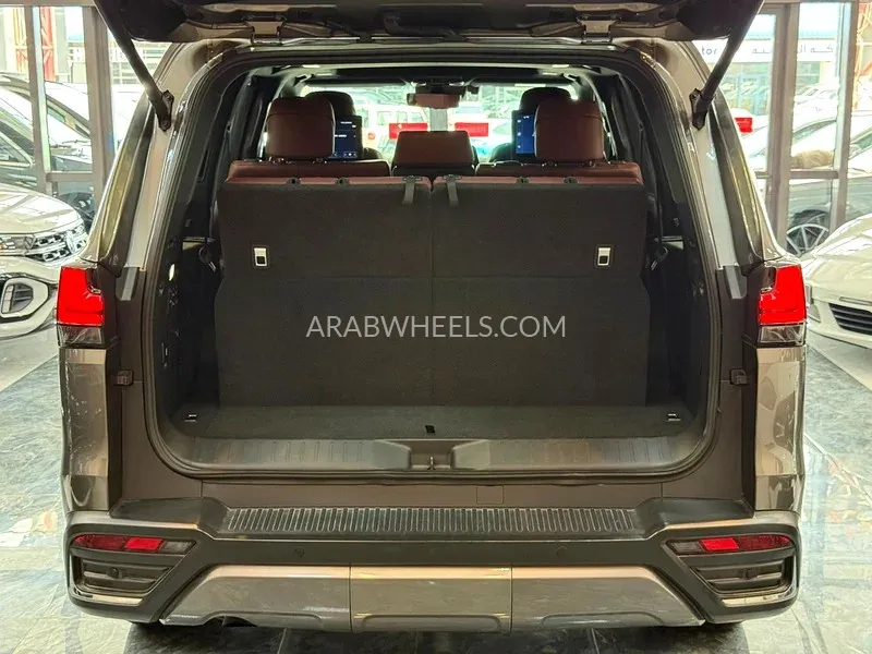 Lexus LX 2022 for Sale in Dubai Image-12