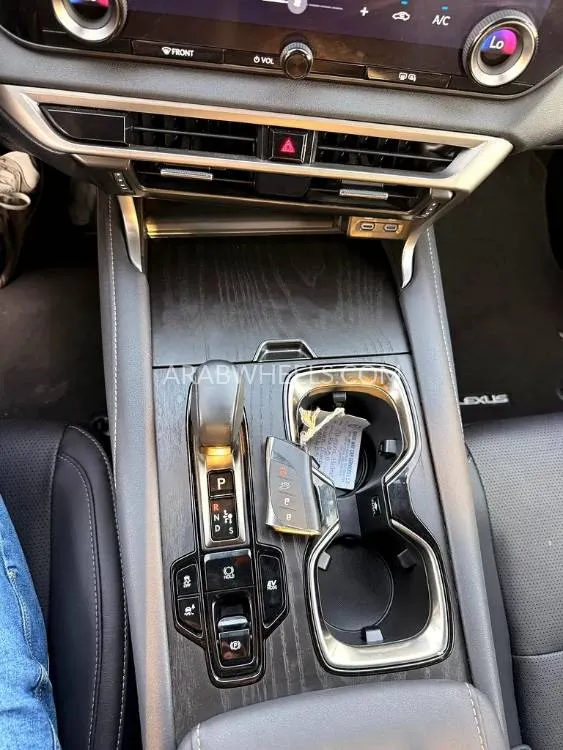 Lexus RX 2023 for Sale in Dubai Image-19