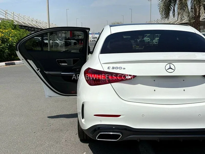 Mercedes Benz C Class 2022 for Sale in Dubai Image-3