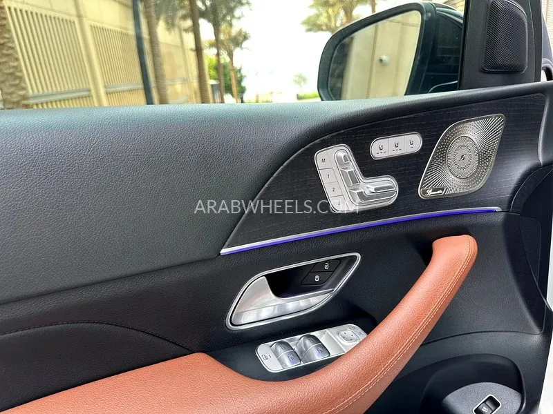 Mercedes Benz GLE Class 2022 for Sale in Dubai Image-8
