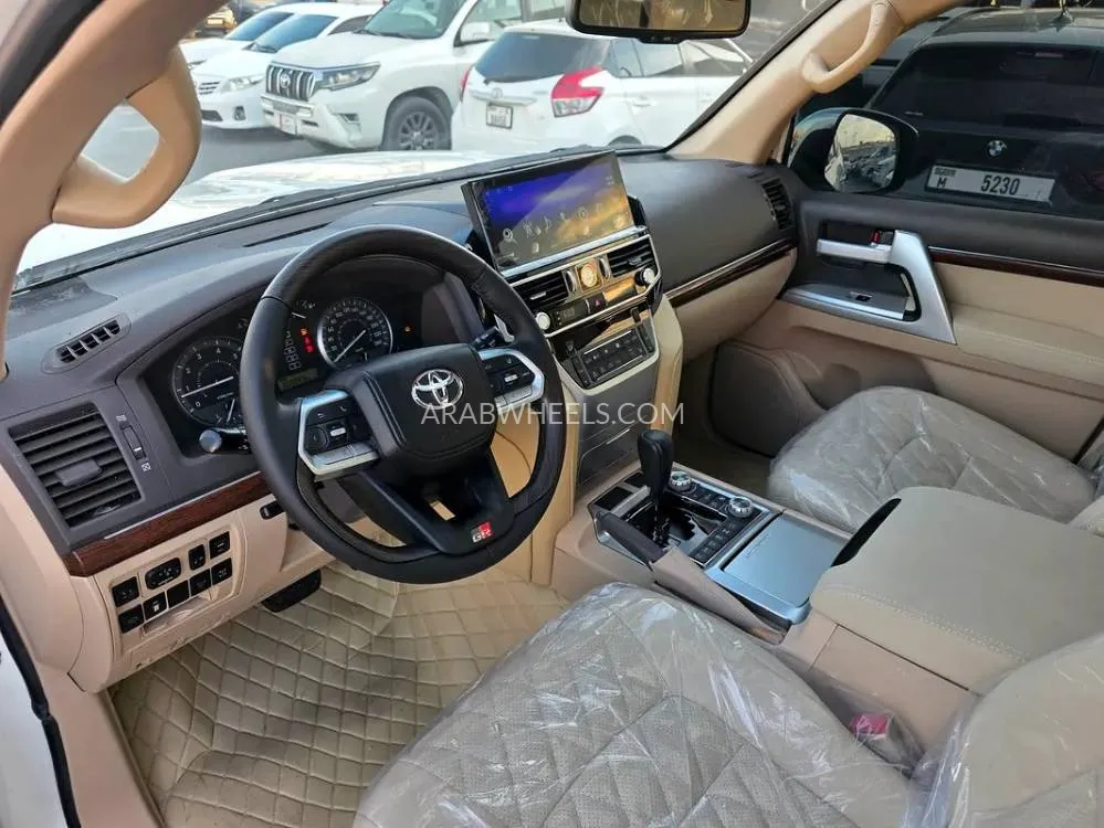 Toyota Land Cruiser 2015 for Sale in Sharjah Image-5