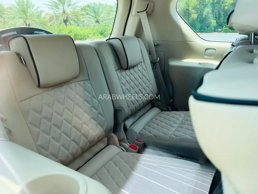 Toyota Land Cruiser Prado 2011 for Sale in Sharjah Image-2
