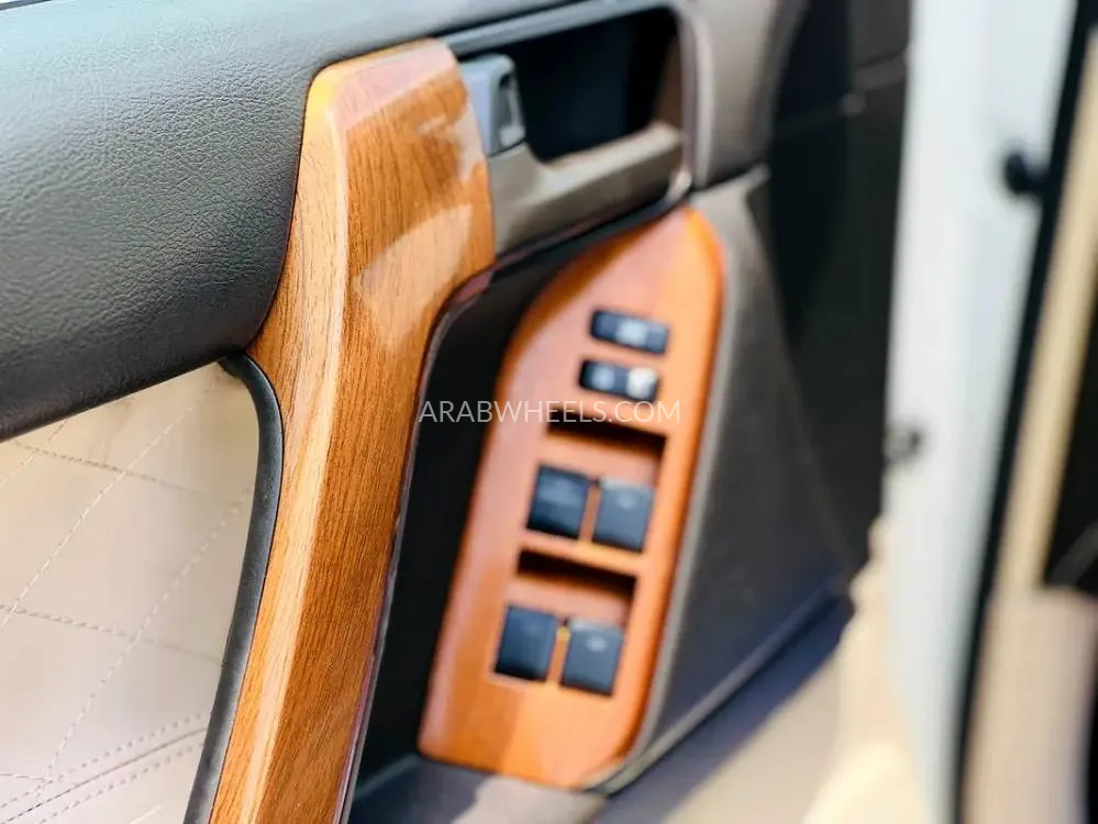 Toyota Land Cruiser Prado 2011 for Sale in Sharjah Image-9