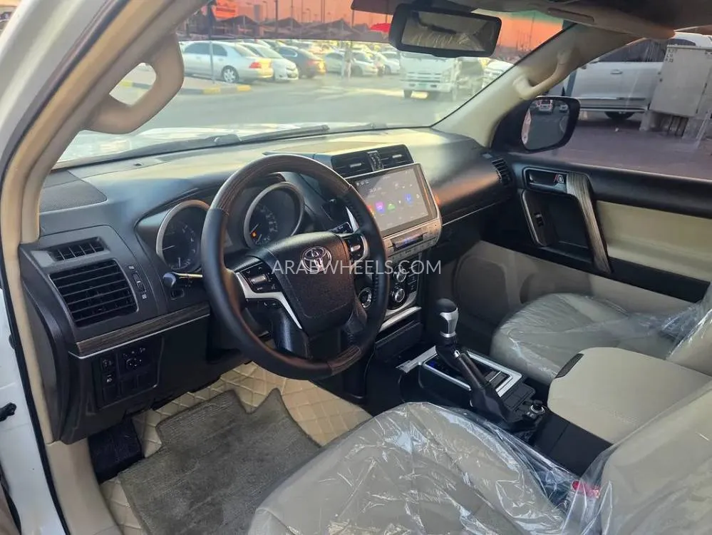 Toyota Land Cruiser Prado 2013 for Sale in Sharjah Image-9