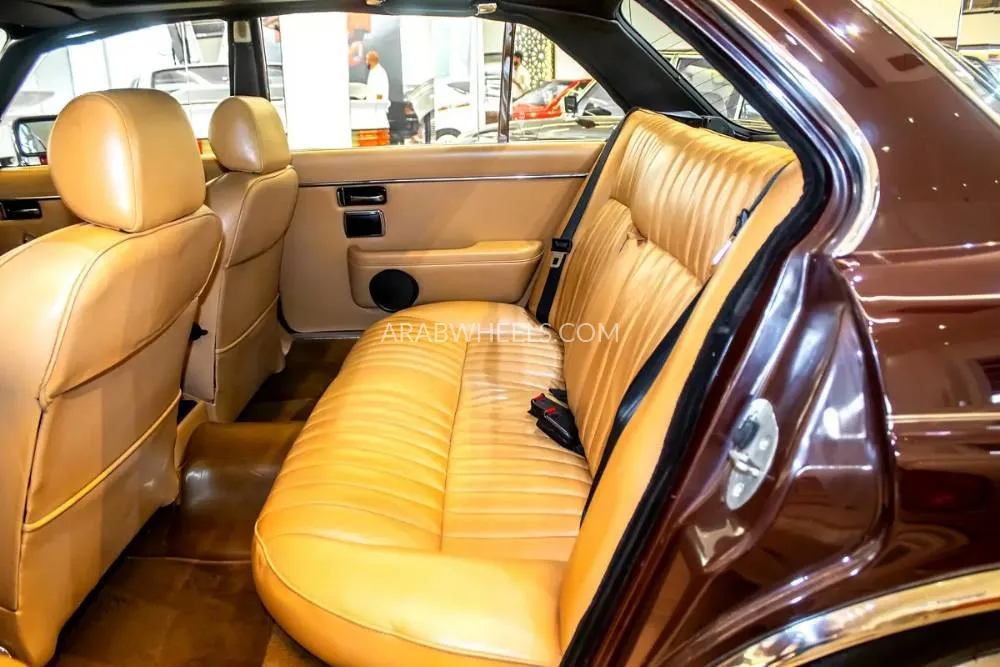 Jaguar XJ 1983 for Sale in Abu Dhabi Image-5