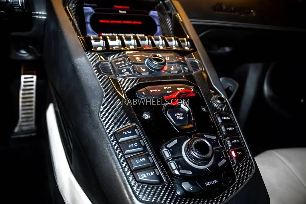 Lamborghini Aventador 2018 for Sale in Abu Dhabi Image-9