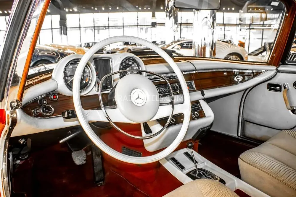 مرسيدس بنز 280 1970 for Sale in أبو ظبي Image-10