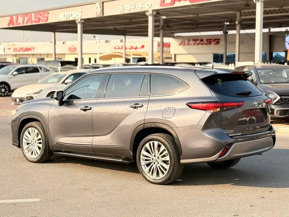 تويوتا جراند هايلاندر 2023 for Sale in دبي Image-14