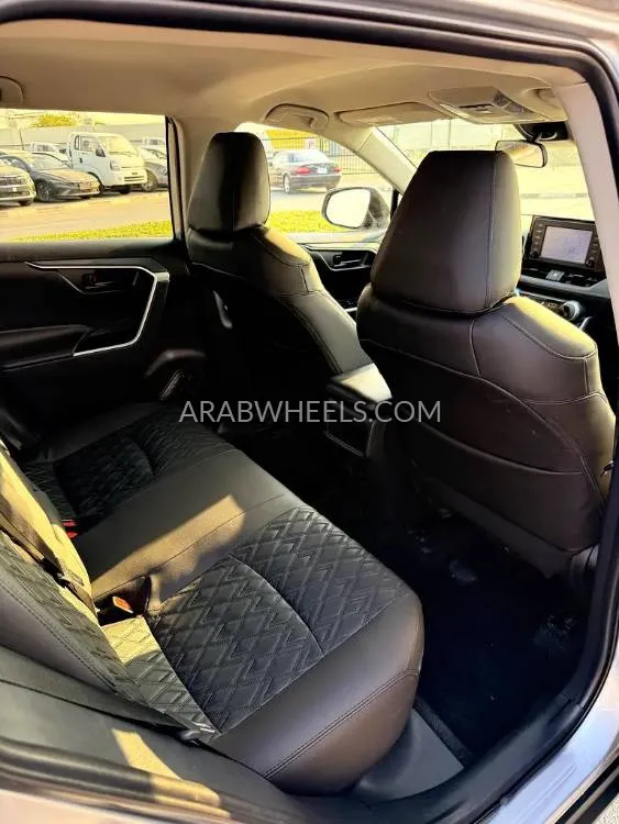 تويوتا راف 4 2019 for Sale in دبي Image-6