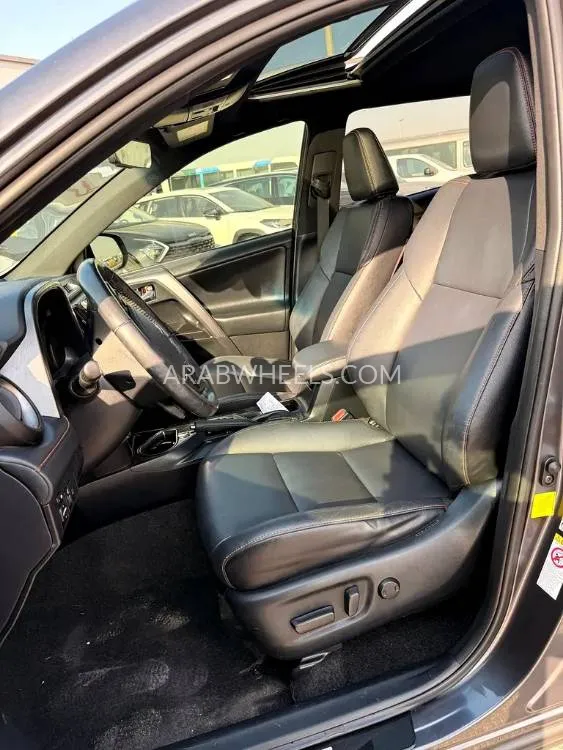 Toyota Rav4 2018 for Sale in Dubai Image-16