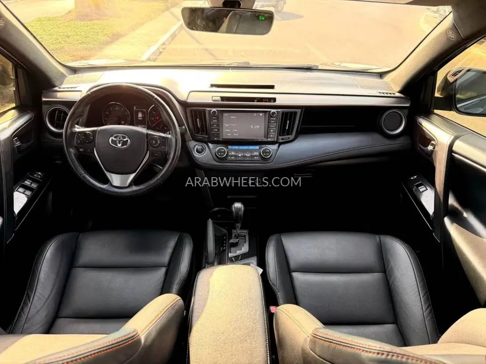 Toyota Rav4 2018 for Sale in Dubai Image-18