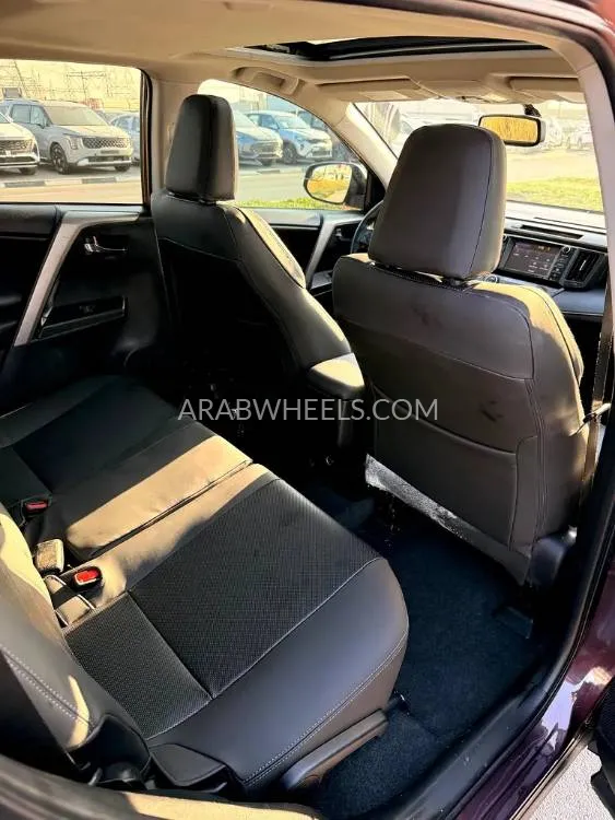 Toyota Rav4 2018 for Sale in Dubai Image-3