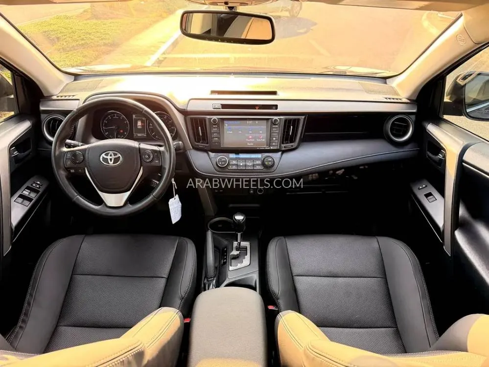 Toyota Rav4 2018 for Sale in Dubai Image-12