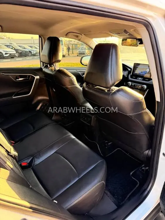 تويوتا راف 4 2023 for Sale in دبي Image-2