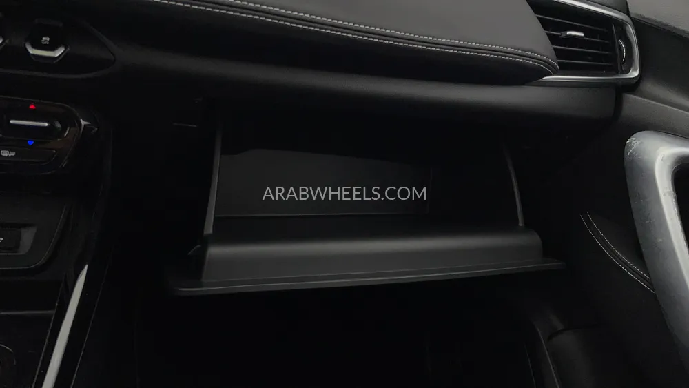 Chevrolet Captiva 2023 for Sale in Dubai Image-32