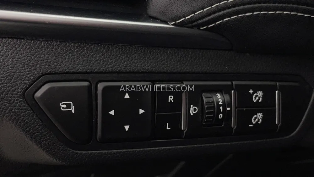 Chevrolet Captiva 2023 for Sale in Dubai Image-42