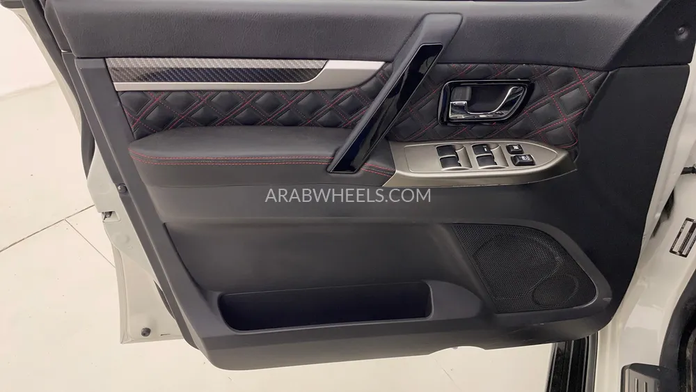 Mitsubishi Pajero 2020 for Sale in Dubai Image-19