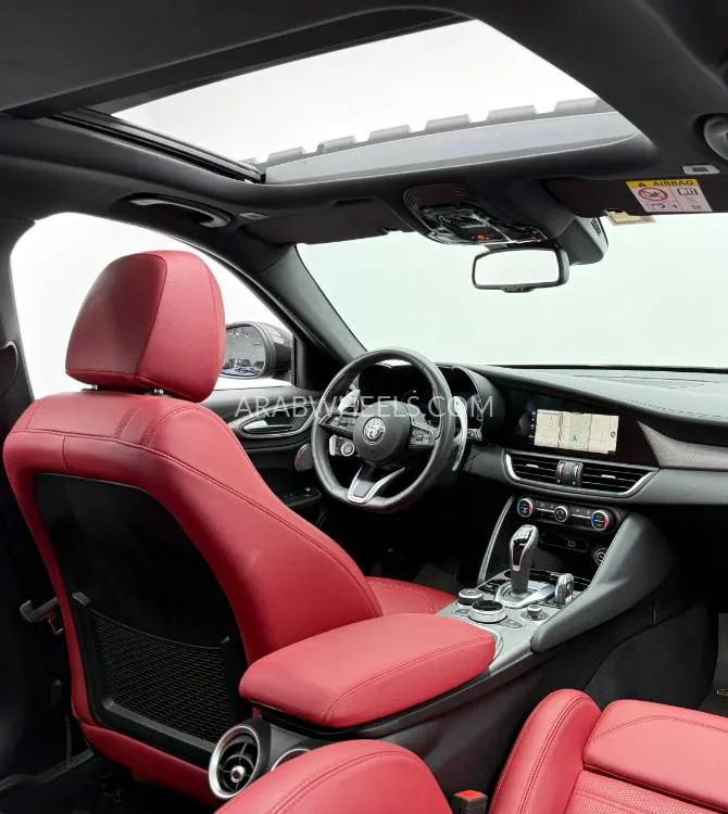 Alfa Romeo Giulia 2024 for Sale in Dubai Image-8