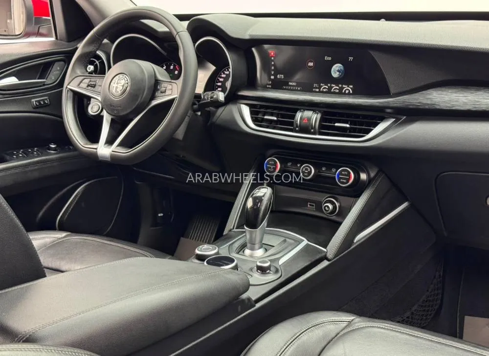 الفا روميو ستيلفيو 2018 for Sale in دبي Image-14