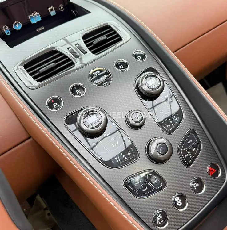 Aston Martin Vanquish 2018 for Sale in Dubai Image-17