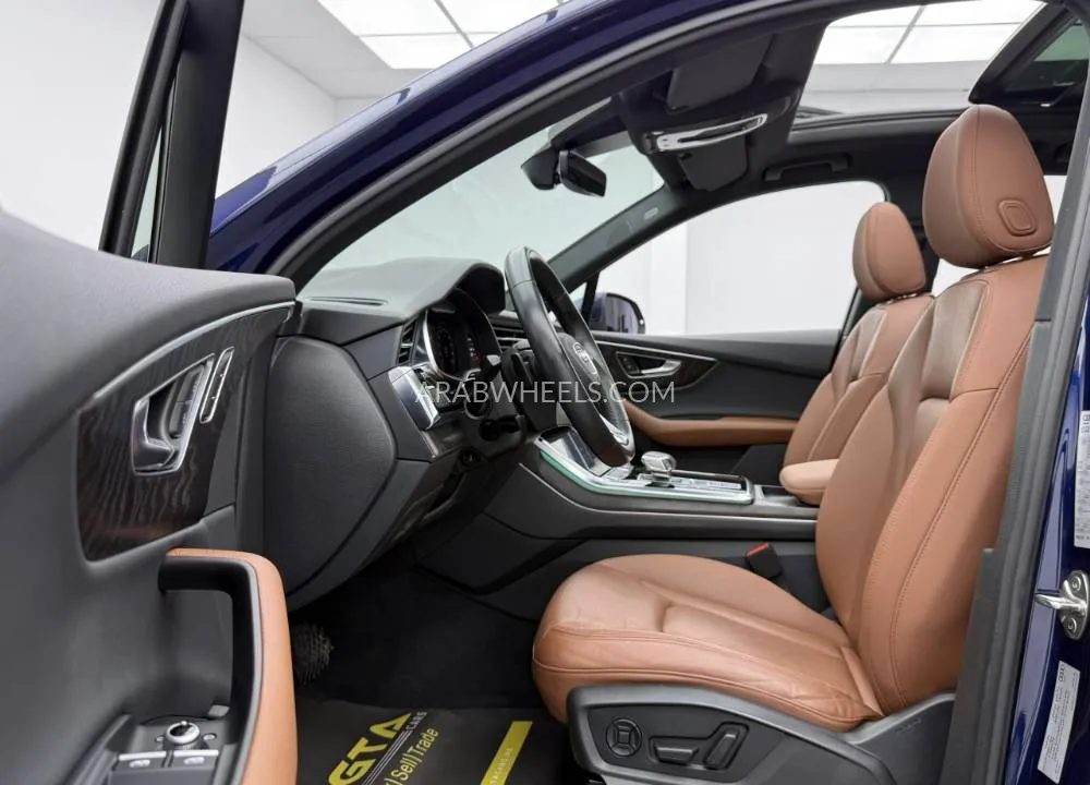 Audi Q7 2021 for Sale in Dubai Image-7